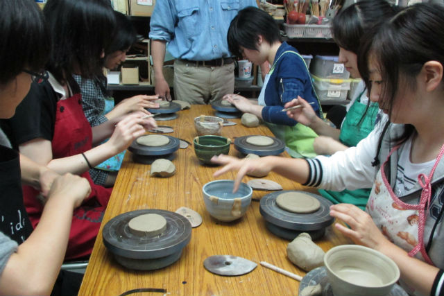 修学旅行生〜外国人観光客まで、幅広いお客様から人気の当店♪