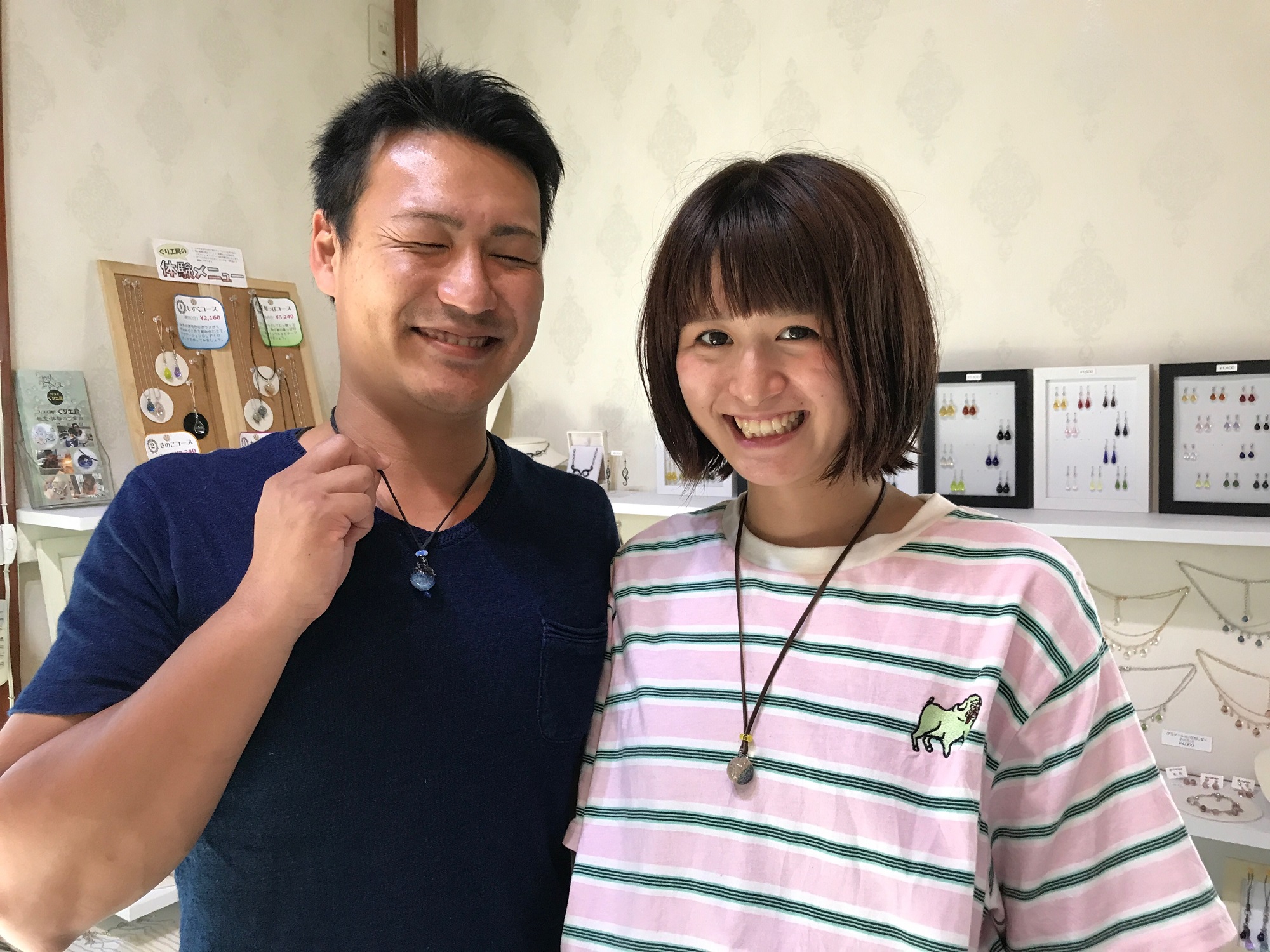 二人でおそろいのアクセサリーを着けちゃいましょう!