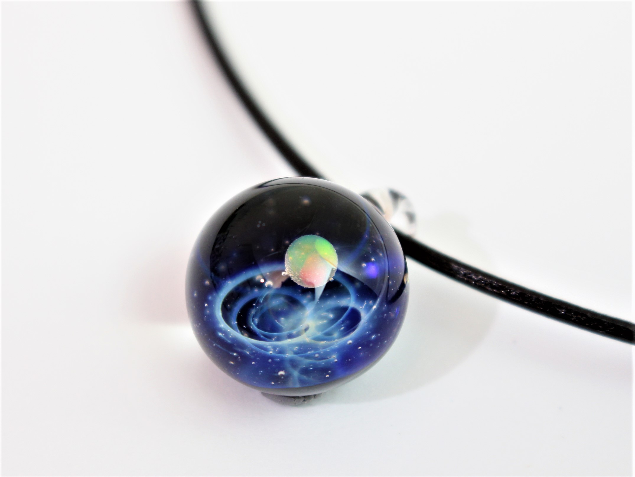 神秘的な宇宙の世界を作ってみませんか?(写真の惑星は、オプションになります。)