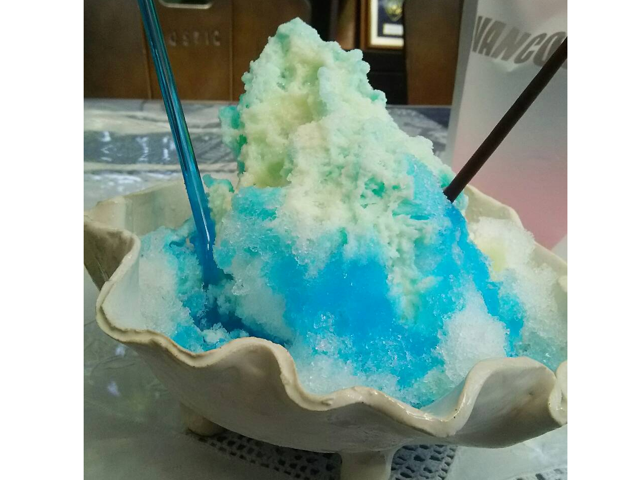 ふわふわ天然水のかき氷(ミルクブルーハワイ)☆薄手の浴用タオルお一人様1枚手拭き用としてお持ちくださいませ☆