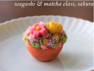 4月の練り切り「野の春」 さくらそう、たんぽぽ、すみれ…花盛りの野の春を練り切りで表現しましょう!