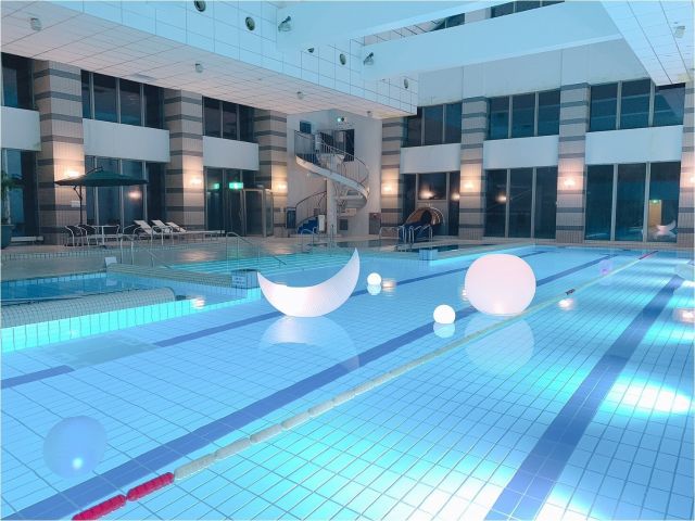 ナイトプールはラグジュアリーな「大人のリゾート感」を満喫