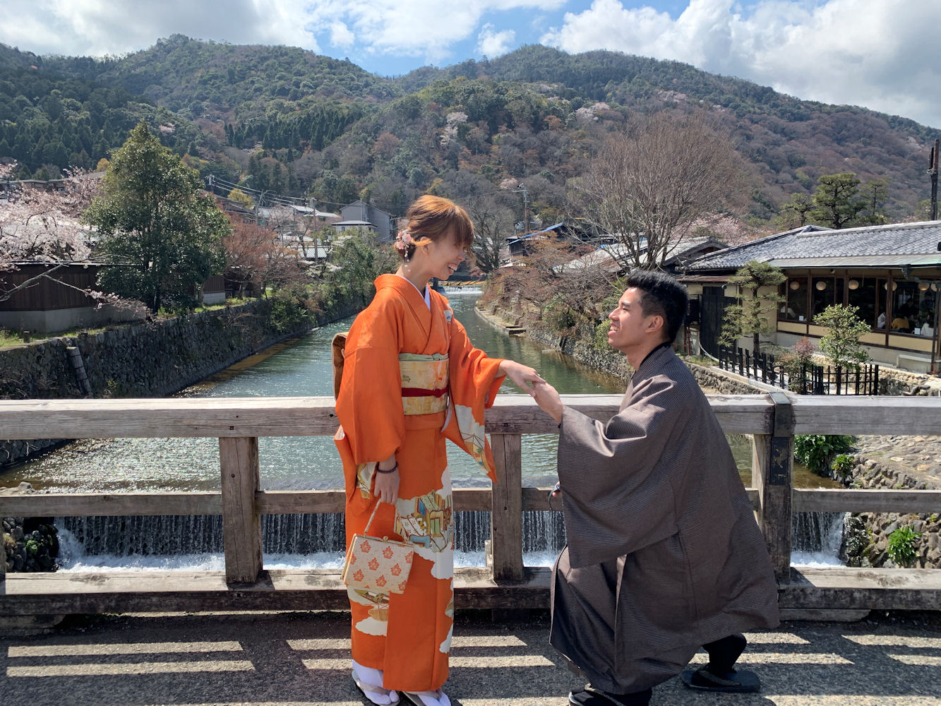 渡月橋でプロポーズはいかが!二人の絆を強くする誓いを素直に伝えてみてはいかがでしょうか!!