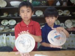 得意な絵で絵付け体験♪