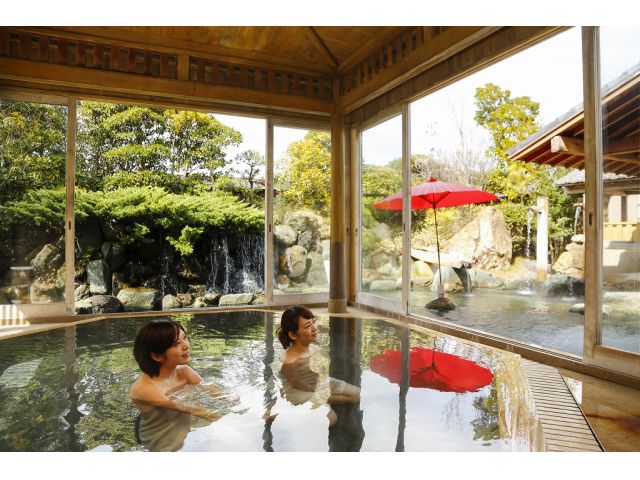 庭園露天風呂内湯。