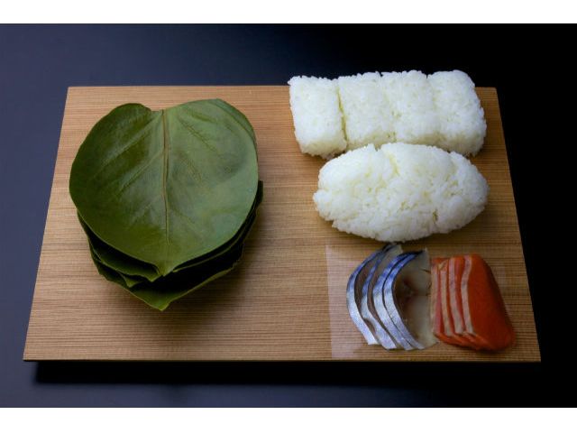 手作りの柿の葉寿司はいっそう美味しく感じるはず!!