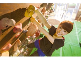 土日祝 初心者限定 2時間プラン 女性も入りやすいオシャレなジボルダリングジム ボルダリングジムclarica じゃらん遊び体験