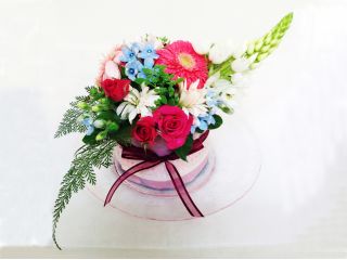 地域共通クーポン対象 平日 フラワーアレンジメント フラワーケーキ プリザーブドフラワー 苔玉2つ おひとり様 カップルのご参加ok 女性に人気 Props Artschool じゃらん遊び体験