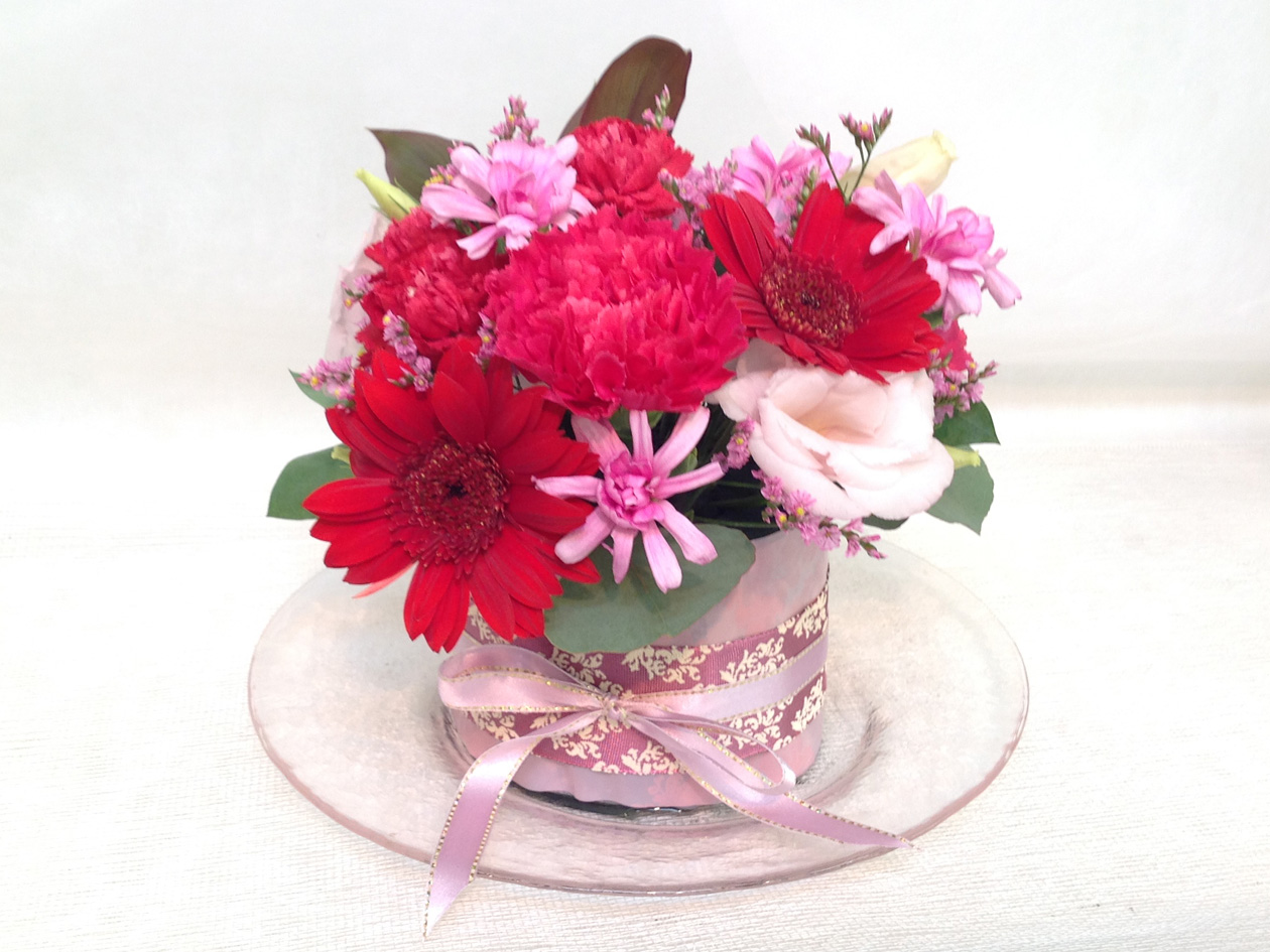 地域共通クーポン対象 平日 フラワーアレンジメント フラワーケーキ プリザーブドフラワー 苔玉2つ おひとり様 カップルのご参加ok 女性に人気 Props Artschool じゃらん遊び体験