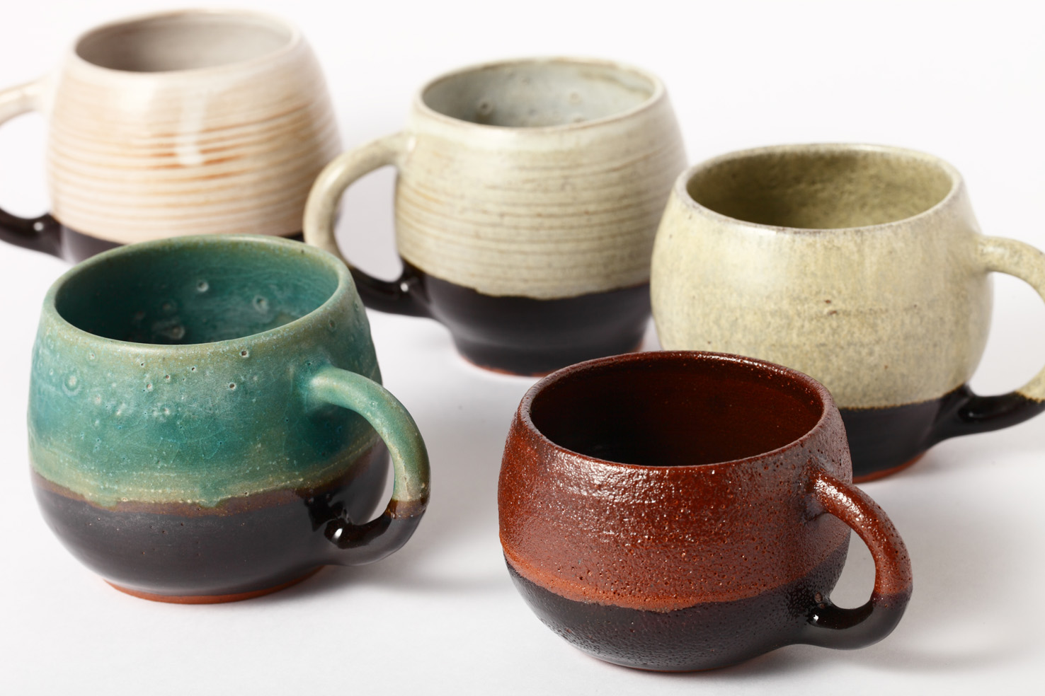 オプションにて取っ手の取り付け、色の変更も30色程の中からお選びいただけます。