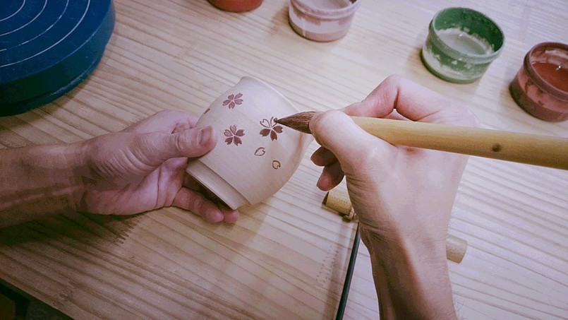 【絵付け体験♪】選べる自分だけの作品が完成!初心者歓迎の絵付け体験(60分コース...