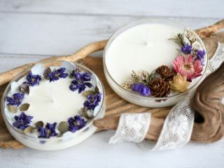 デザインはリース型とクレッセント型お好きな方をどうぞ♪