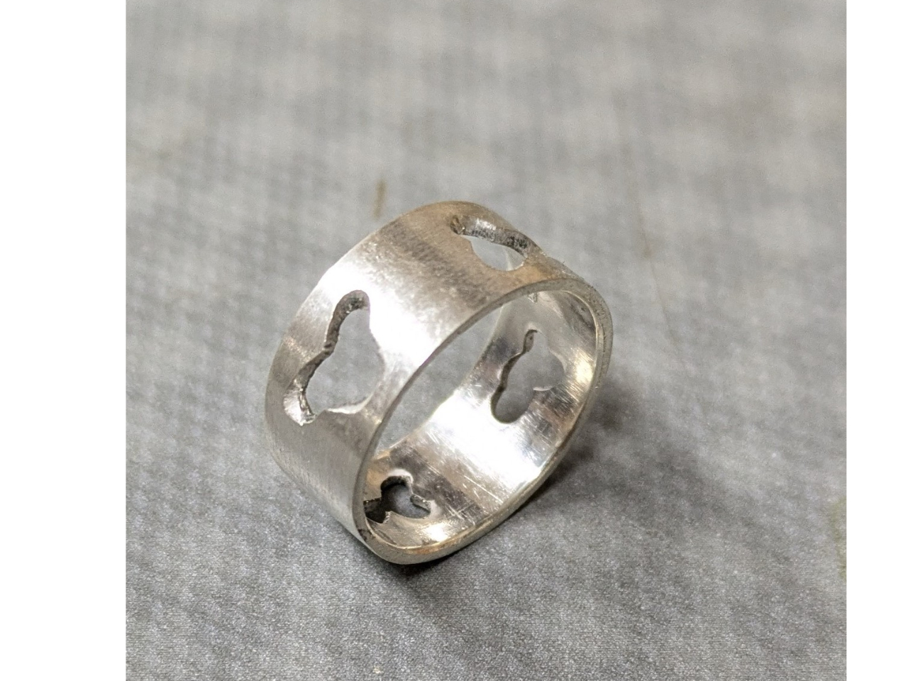 ̔̎ɌJĖ͗l؂蔲܂B