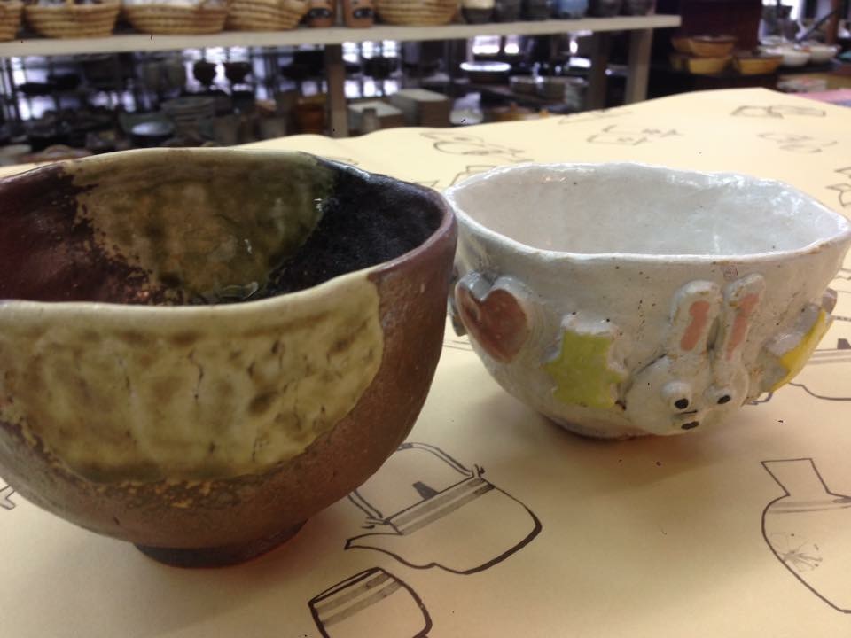信楽駅から徒歩5分 手びねり体験 自由に選んで作陶 オリジナリティ溢れる作品を 食器やタヌキ お好きなキャラクターなど メッセージなども彫れる ファミリー 女性におすすめ 得斎陶房 とくさいとうぼう じゃらん遊び体験