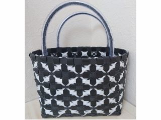 w21×D10×H17(持ち手含まず)・持ち手にはビニールチューブが付きます。タイプ1 ブラック&ホワイト