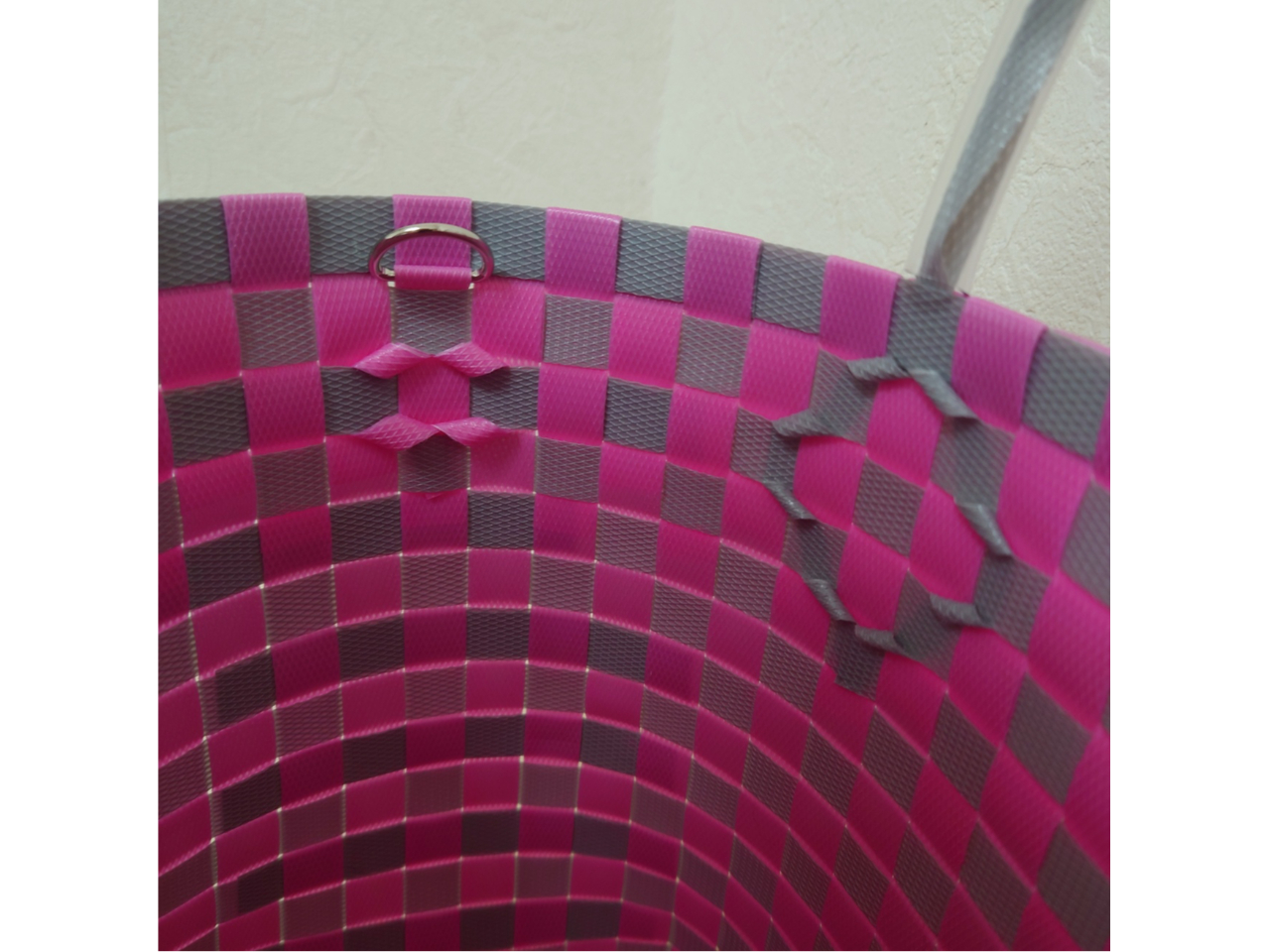 内側にはDカンを付けています。