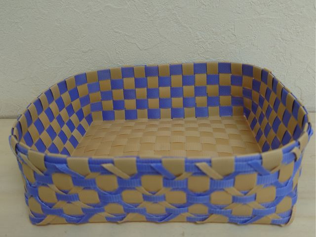 大きさは20×20×8