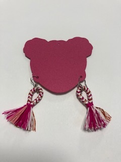 ピアスはイヤリングにも変更できます。