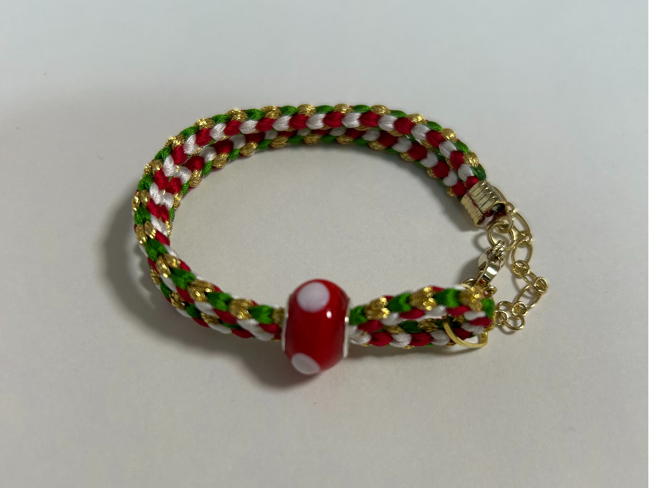 �N���X�}�X�J���[�̔z�F���ł��܂�