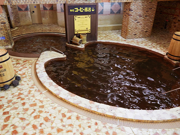 日本初! 温泉抽出のコーヒー! ユネッサンでしか体験できない!日本初の温泉で低温抽出する粗挽きネルドリップ式のコーヒー風呂★