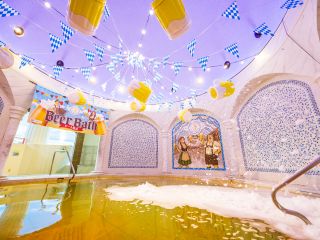 オクトーバーフェストに合わせたビール風呂も登場!