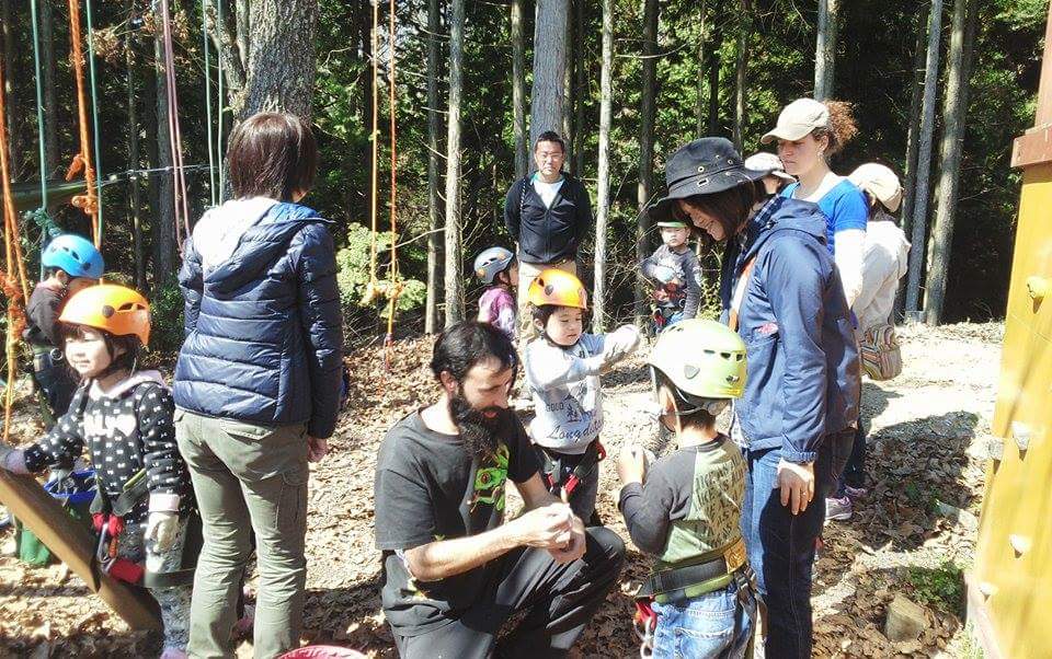 c[NC~ȎOɁAwbgAThAJriȂǂ̑gɒāȂ