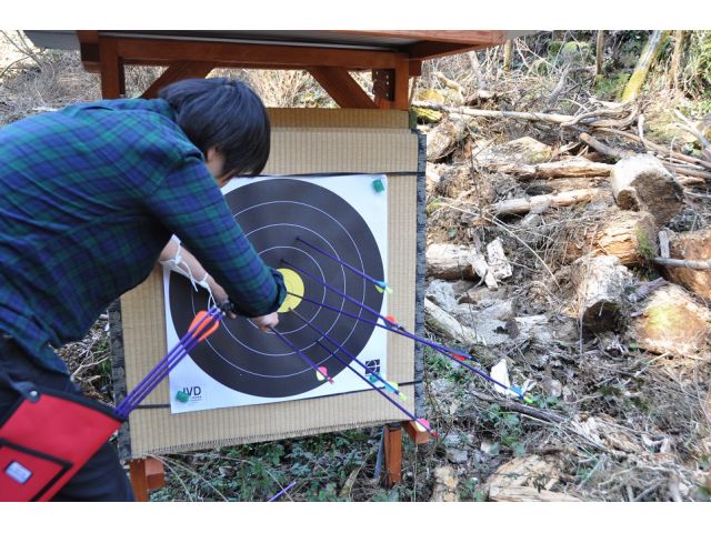 フィールドの的は真中が6点!