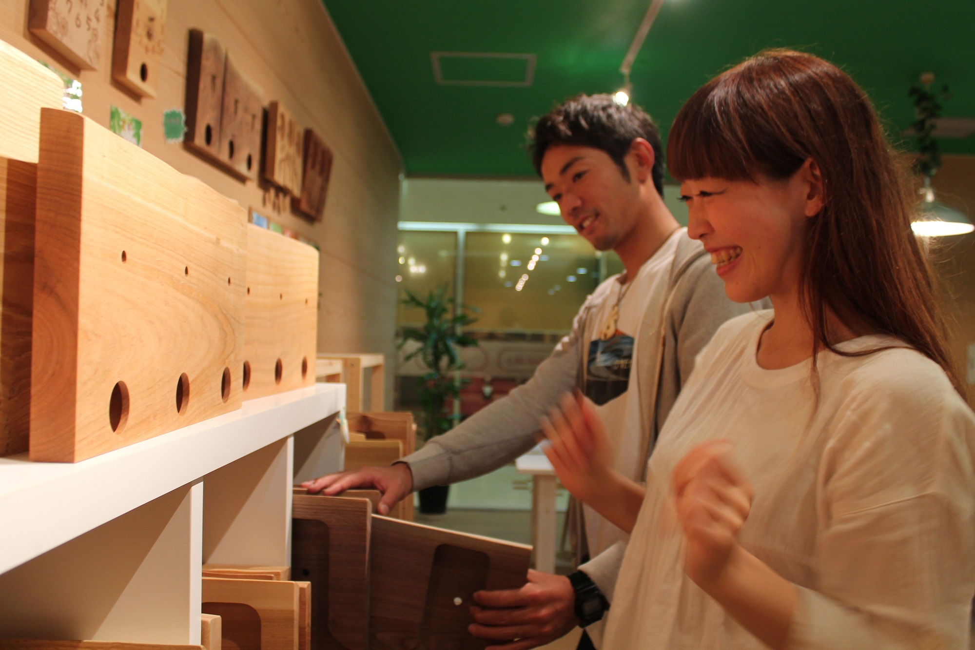 ؂̎ނؖڂȂADȔIт܂B