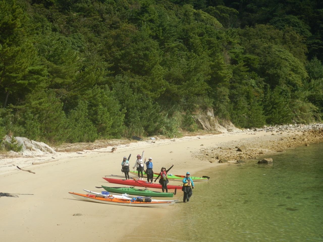 cA[ɂċxeꏊ̃r[`FXł