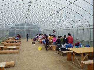 持ち込みbbq 自然の中で美味しく楽しくbbq ミニアスレチックでお子様も楽しめる ファミリー グループにおすすめ あだみね高原ファーム じゃらん遊び体験