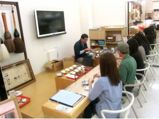 職人さんと一緒に作成します。