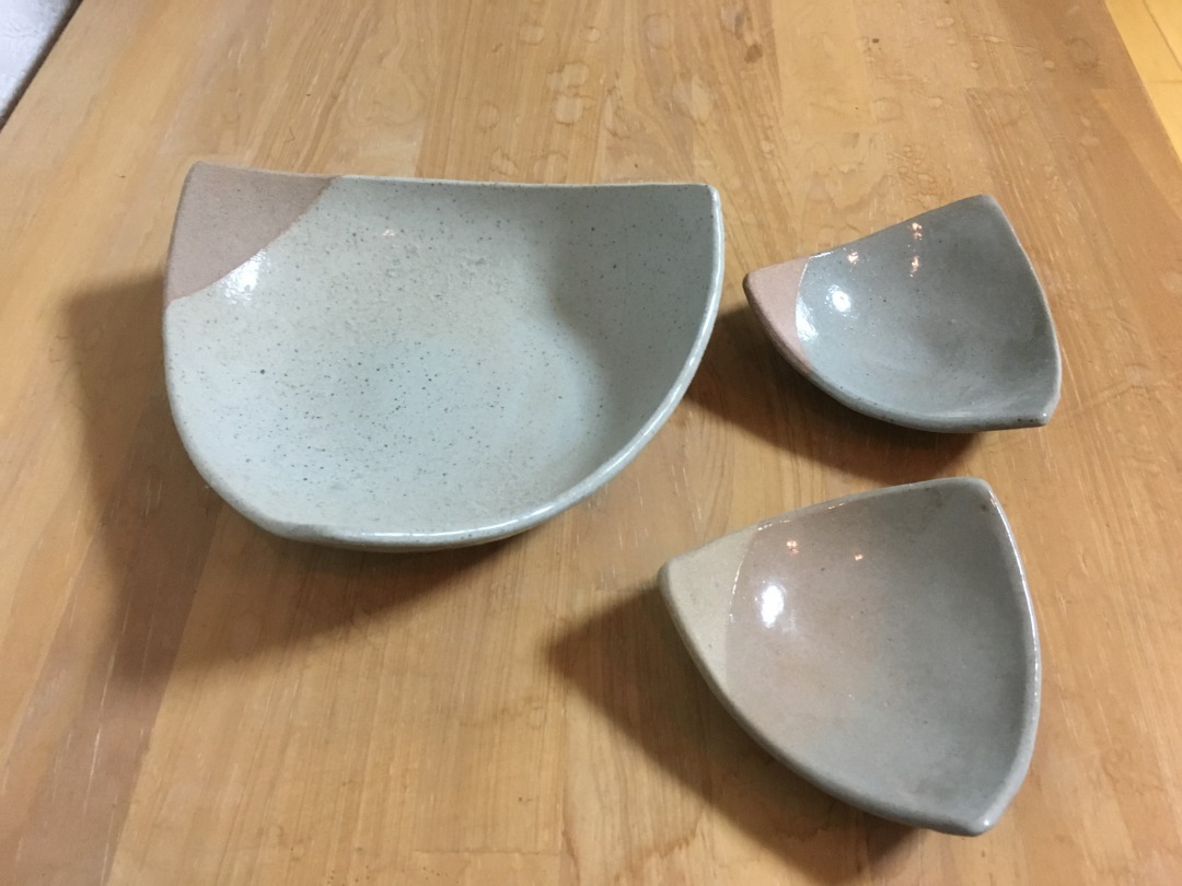 手びねり陶芸体験・安心の少人数教室・世界に一つしかない陶器が作成できます!