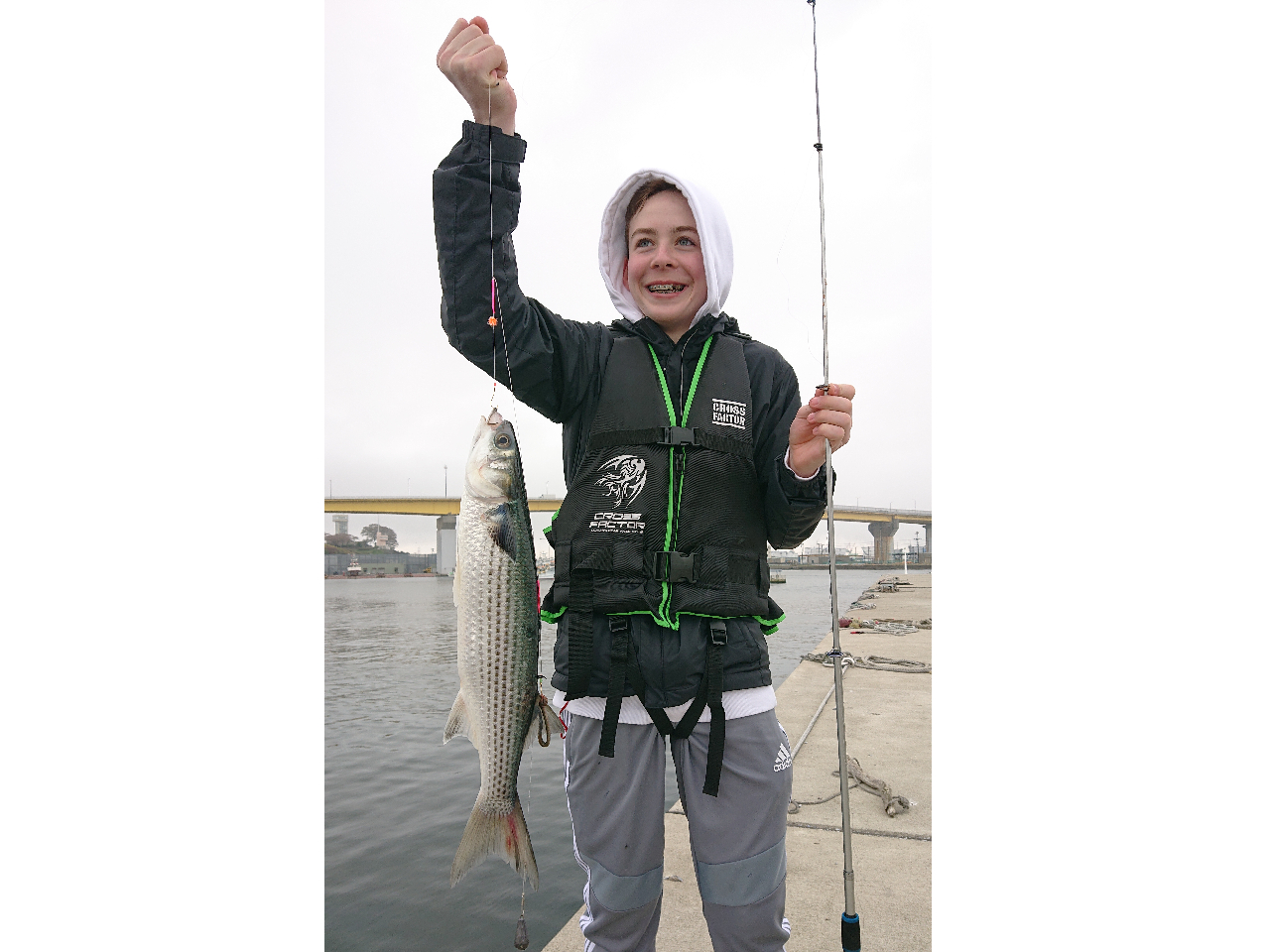 ボク、オオキイノツリマシタ!! I get a BIG FISH!!