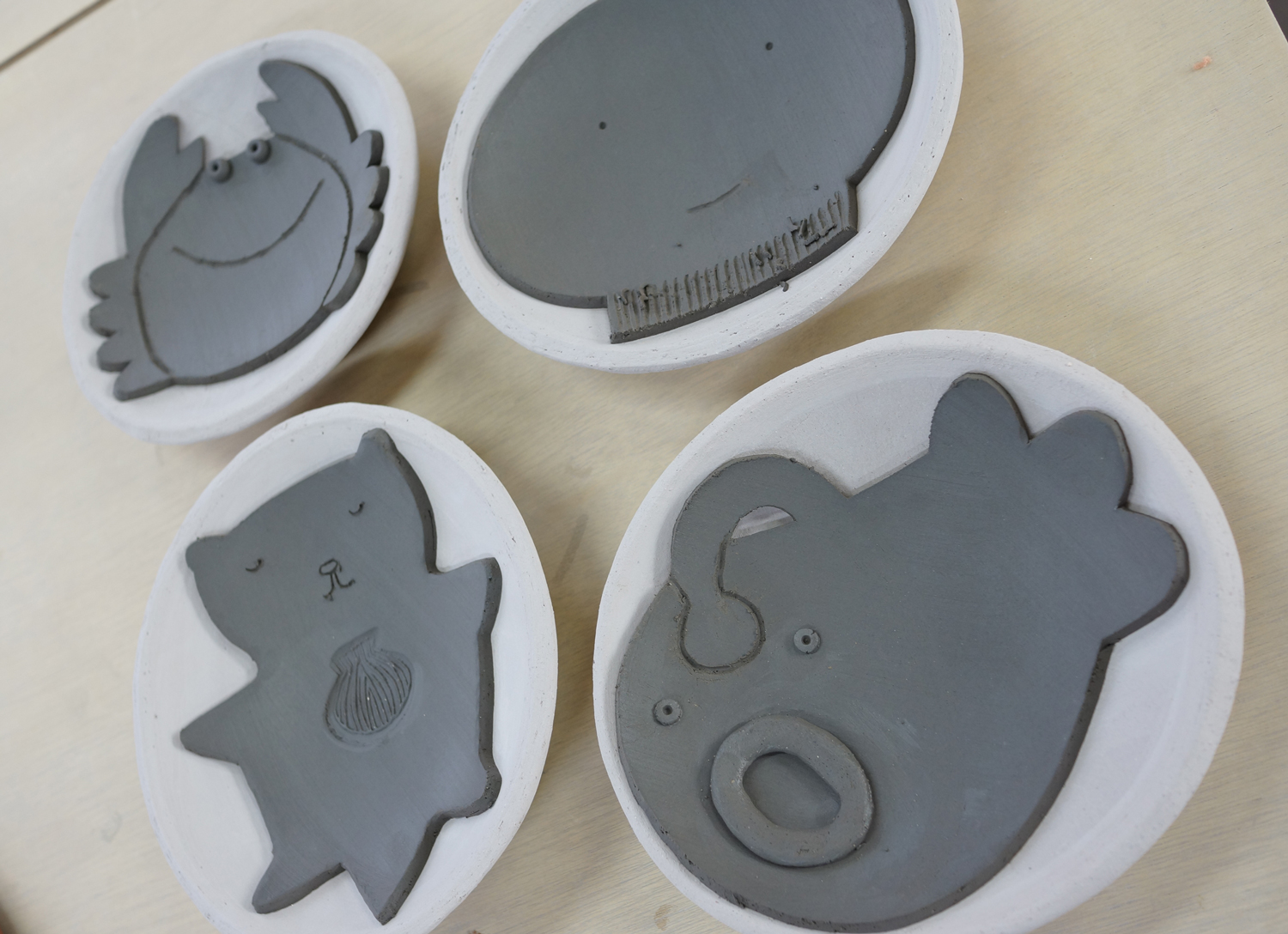 海の生き物皿体験ー30種類の中からお好きな2枚を選んで作れます。/ち