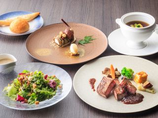 フランス語で「楽しむ」「喜ぶ」を意味するJouir(ジュイール)。 一品一品に色彩のパレットが広がり、一口食べれば心地よい喜びに包まれます。