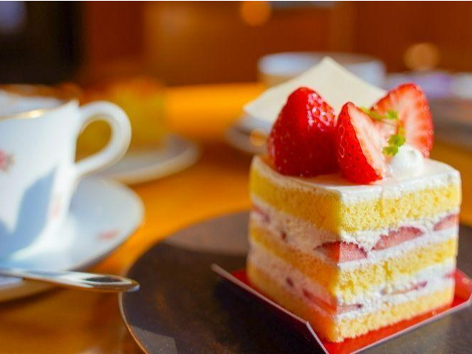 5種類のホテルメイドのケーキからお好きなものをお選びいただけます!