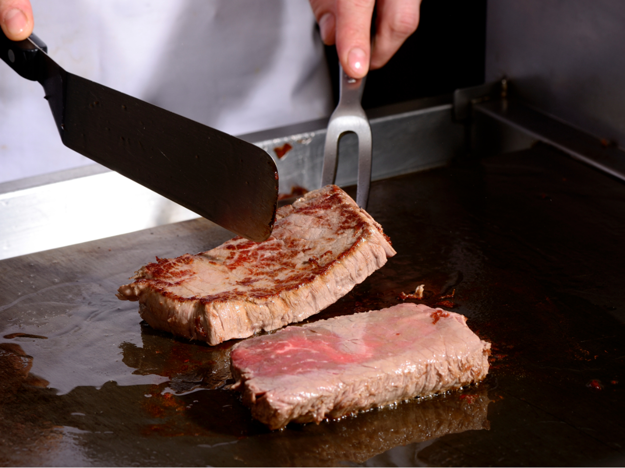 �����ł̓��ʉc�Ɗ��Ԃ͂Ȃ�ƃX�e�[�L���H�ו���I�I �@���Ђ��̋@��ɂ����p���������I�I