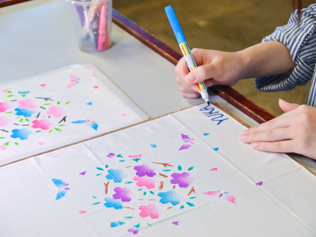 作品に名前を書く事ができます