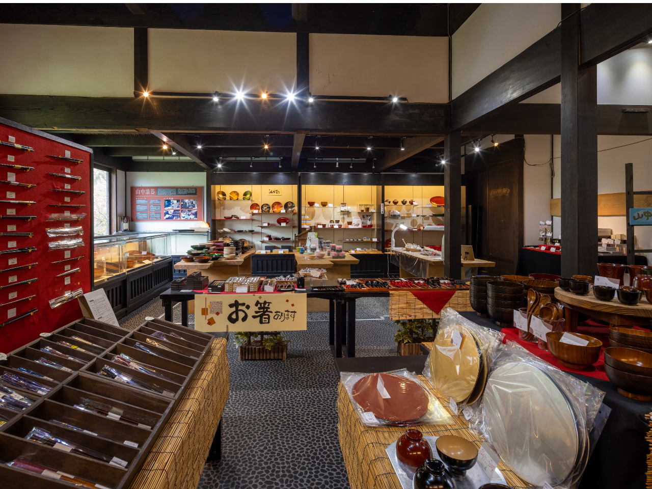 蒔絵体験銘々皿】筆を自由にあやつり伝統の漆器に描いてみよう♪／所要