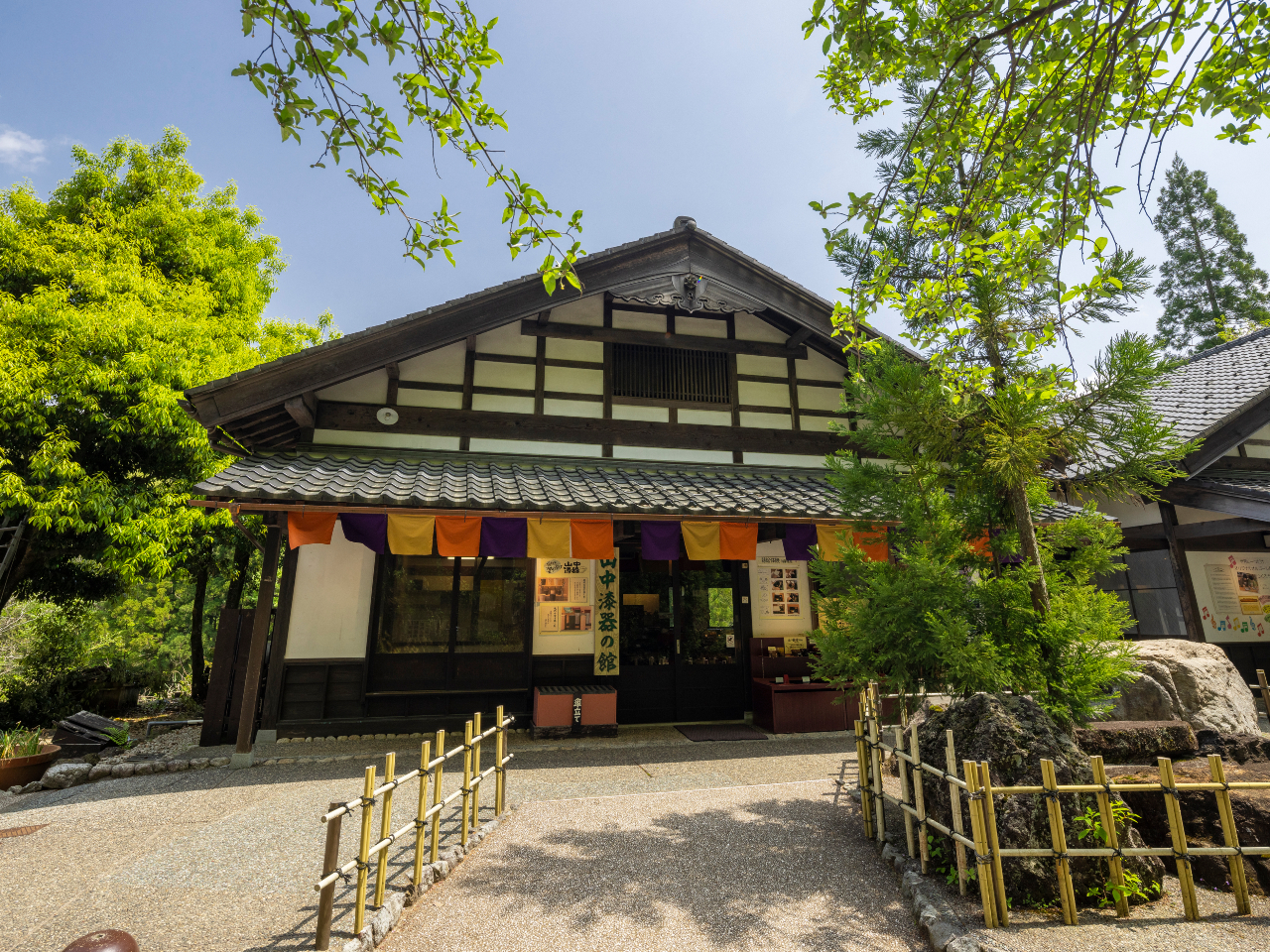 蒔絵体験銘々皿】筆を自由にあやつり伝統の漆器に描いてみよう♪／所要