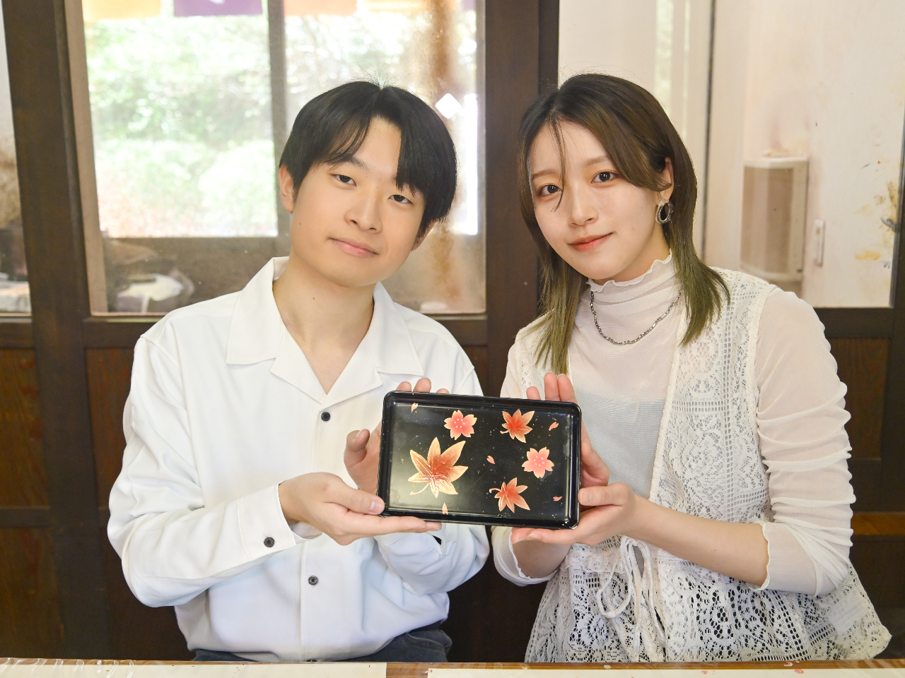 蒔絵体験銘々皿】筆を自由にあやつり伝統の漆器に描いてみよう♪／所要