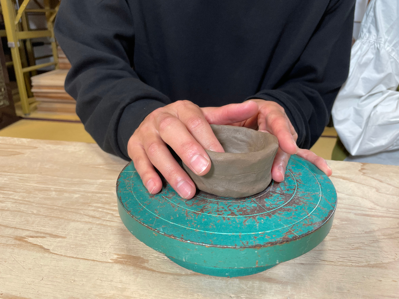 村内にある茅葺き屋根の古民家の中で2番目に古い家屋の中で越前手びねり体験してみませんか?