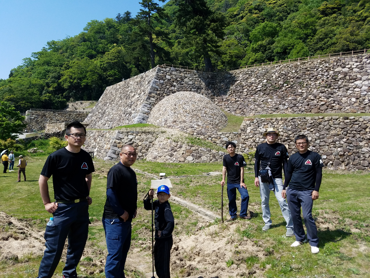 �S���ŗB��̐Ί_�E�����Ί_�i�܂񂶂イ�Ί_�j