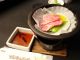 但馬牛鉄板焼肉。ほんのりと甘みのある但馬牛の霜降り肉をお召し上がり下さい。