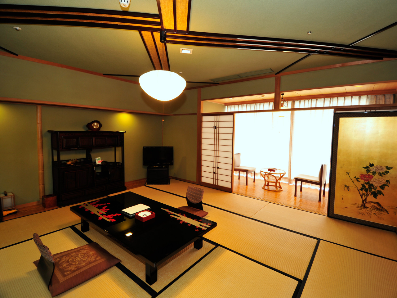 ai12.5jSĂ̋qi]݂܂B