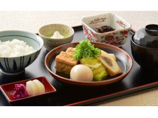 秘伝のダシが効いたおでんの定食