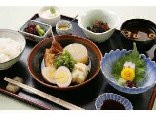 お造り2種盛りと秘伝の☆ダシ☆京和田自慢のおでん5種盛り合せの定食!!