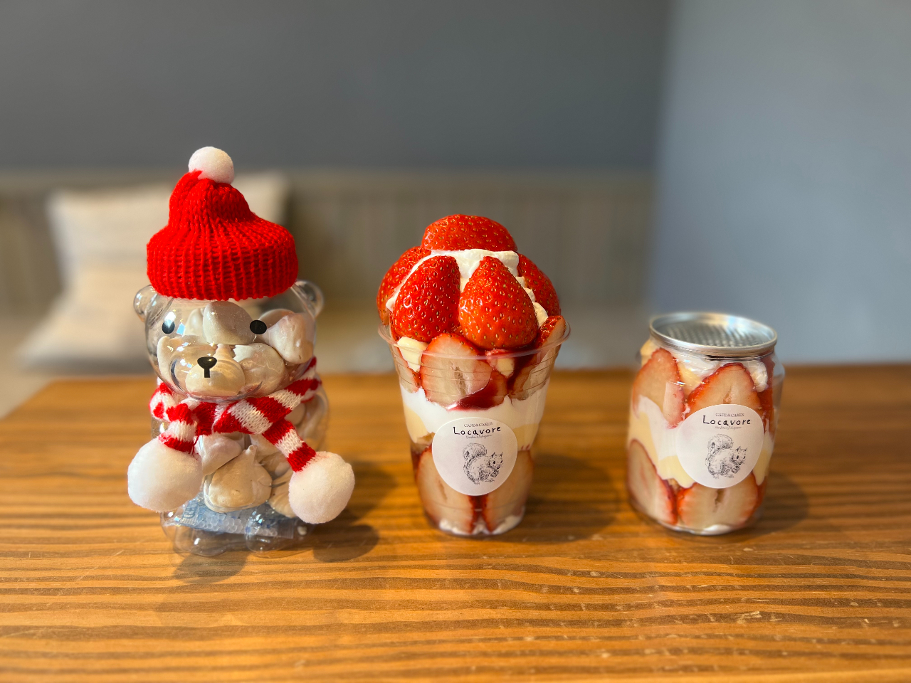 ݂̃JtFŃeCNAEgXC[c̔Ă܂ByYɂłH