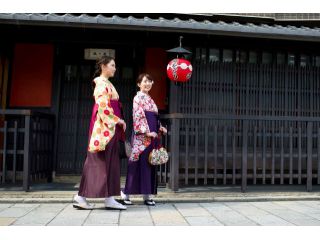 高品質のブランド袴から、お好みでコーディネートできるプランは大人のお客様に大人気!!