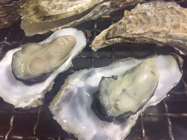 あっつあつの牡蠣は冷えたビールによく合います☆